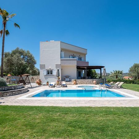 Villa Elisabeth Perama  외부 사진